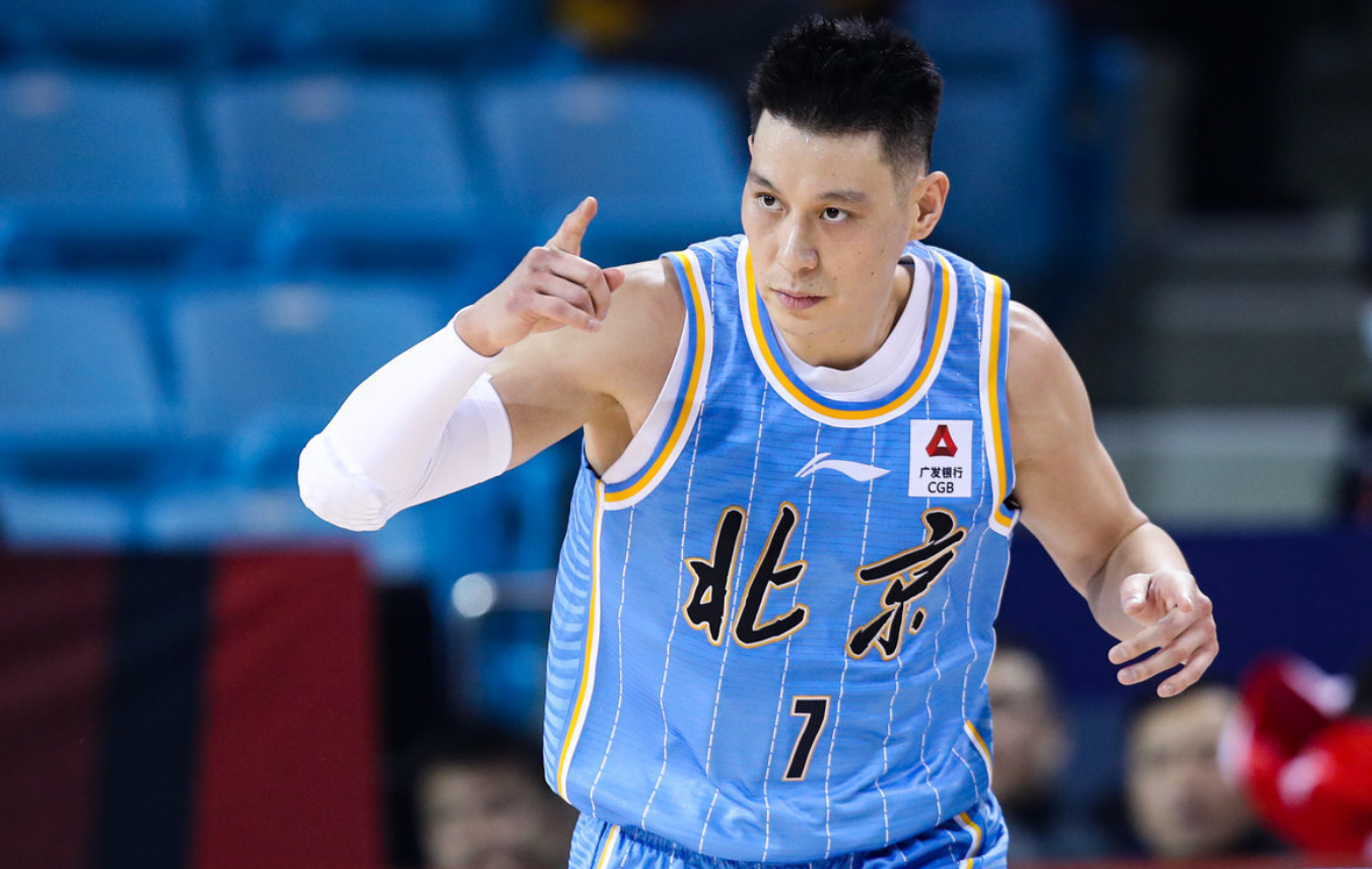 爱游戏下载 -包含集结日阿贾克斯调整名单以备意大利杯，复出首秀环节打磨，质疑声仍在，球队文化再被提及的词条