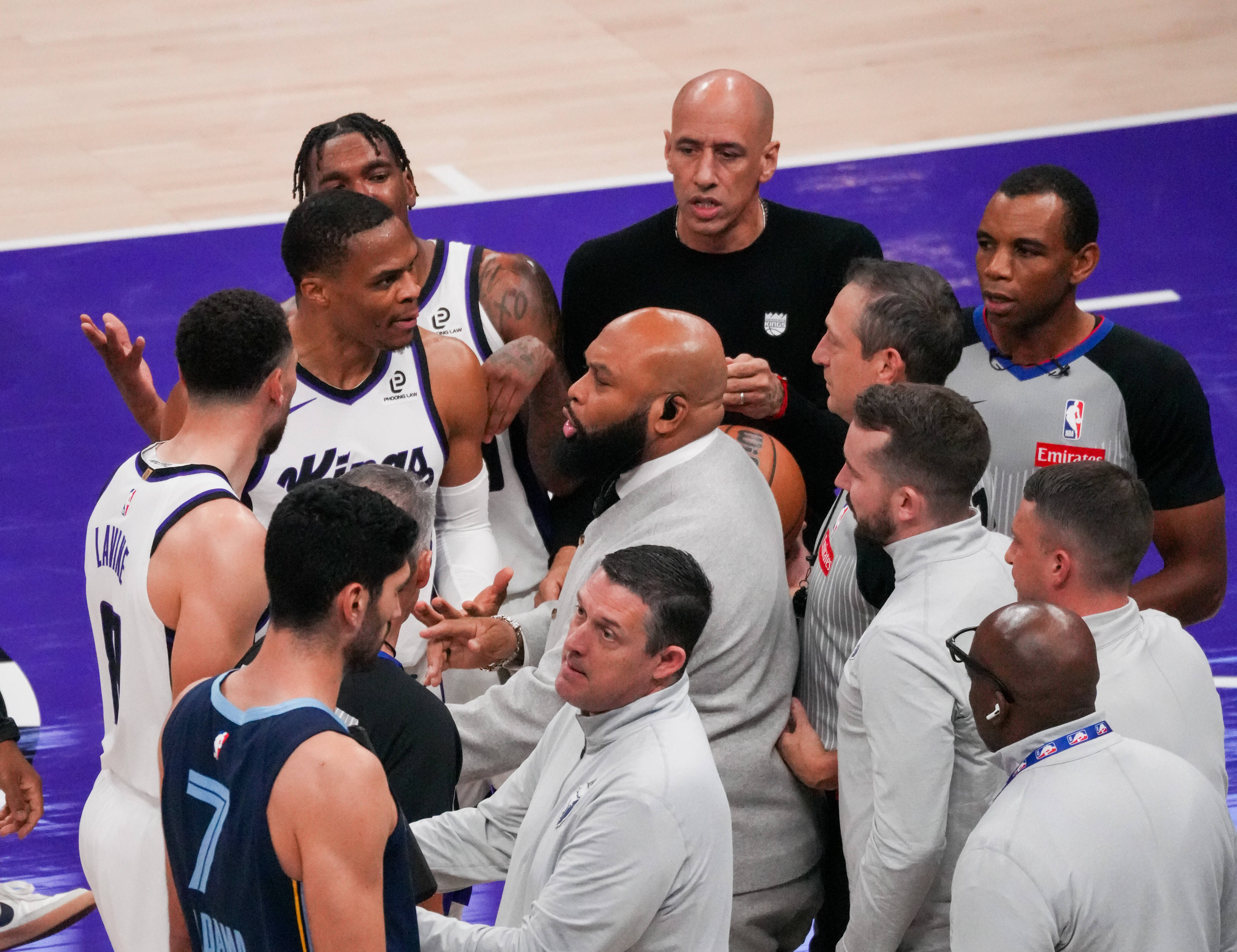 爱游戏官方平台 -NBA常规赛倒计时，孟菲斯灰熊冲刺阶段强势反弹，细节引发关注，气氛紧张，团队化学反应显著的简单介绍