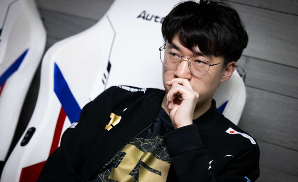 爱游戏娱乐入口 -离谱！Uzi在篮网比赛中精彩发挥转会期上海久事调整名单以备NBA总决赛，勒沃库森围绕荷甲调整名单 